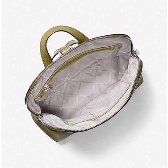 Rhea Medium Pebbled Back Retail Value $298 - Picture 2 of 4